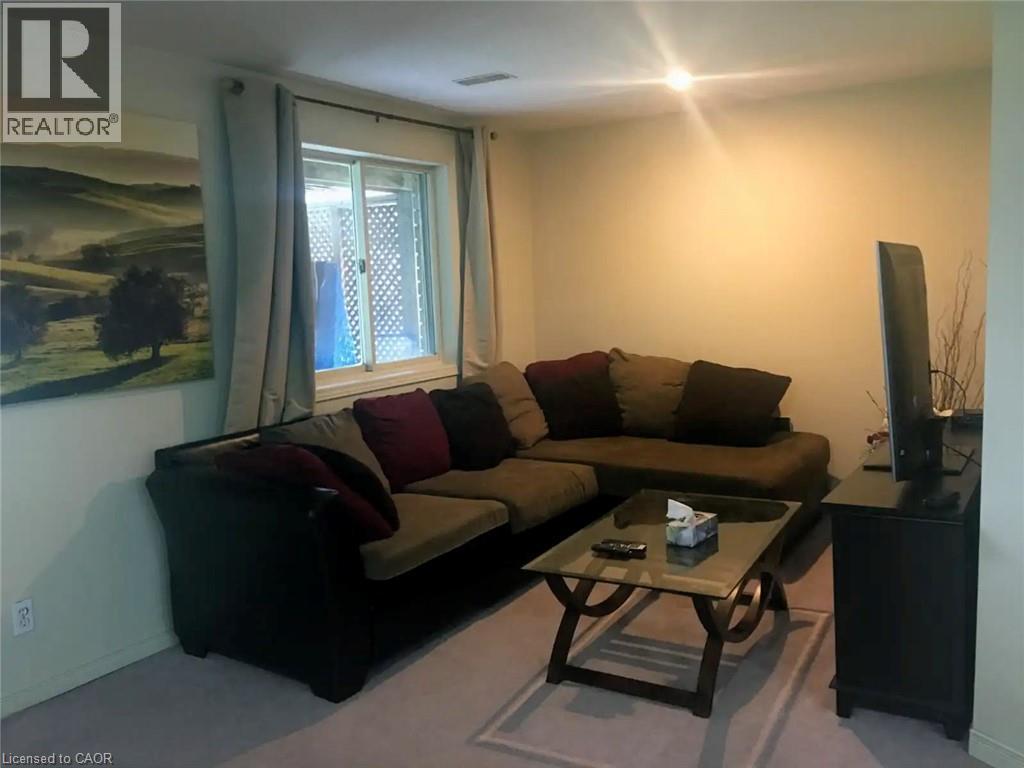 2111 Countrystone Place Unit# Lower Property Photo 3