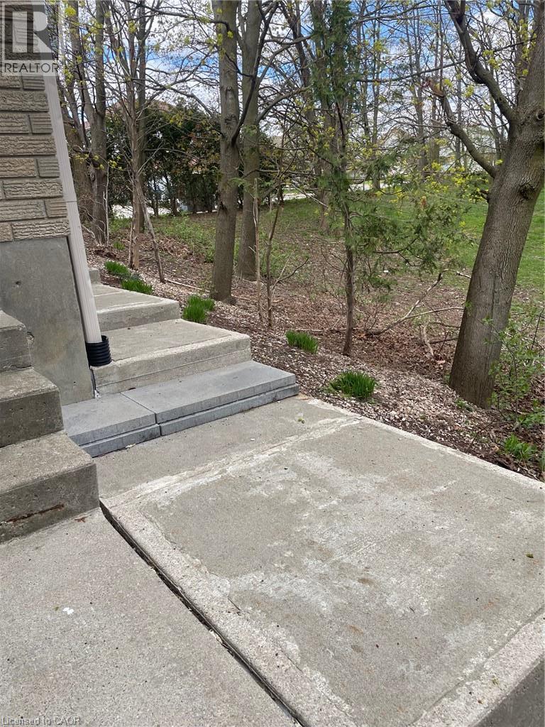 2111 Countrystone Place Unit# Lower Property Photo 12