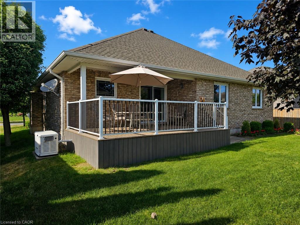 39 Ross Avenue N Property Photo 37