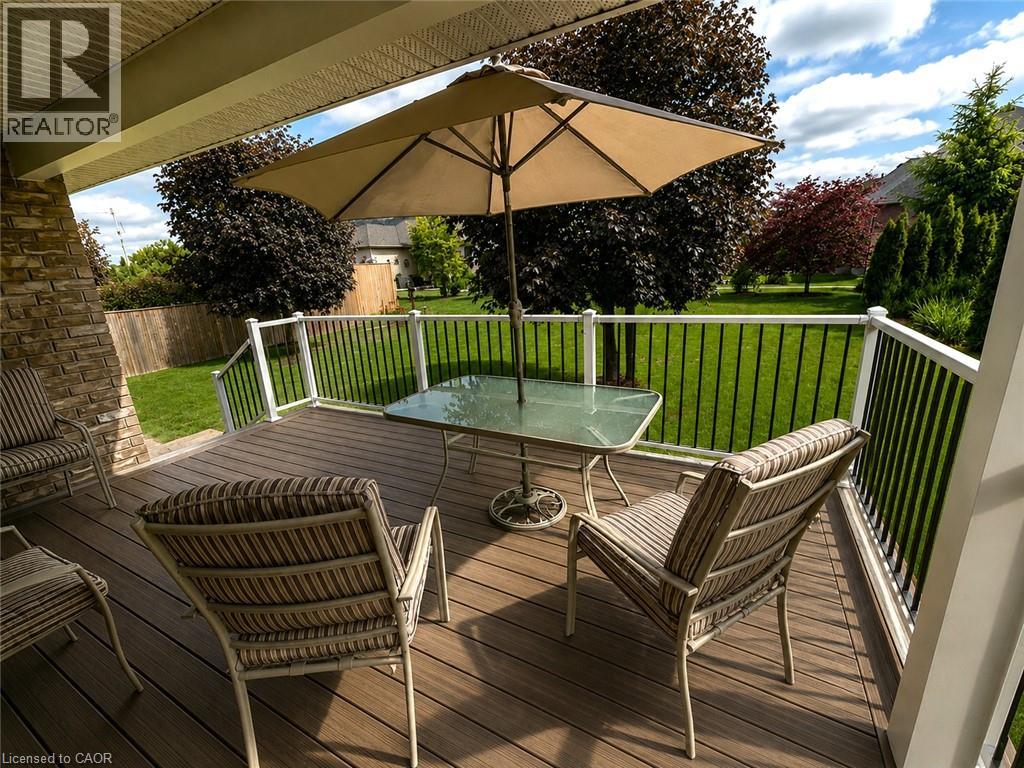 39 Ross Avenue N Property Photo 39