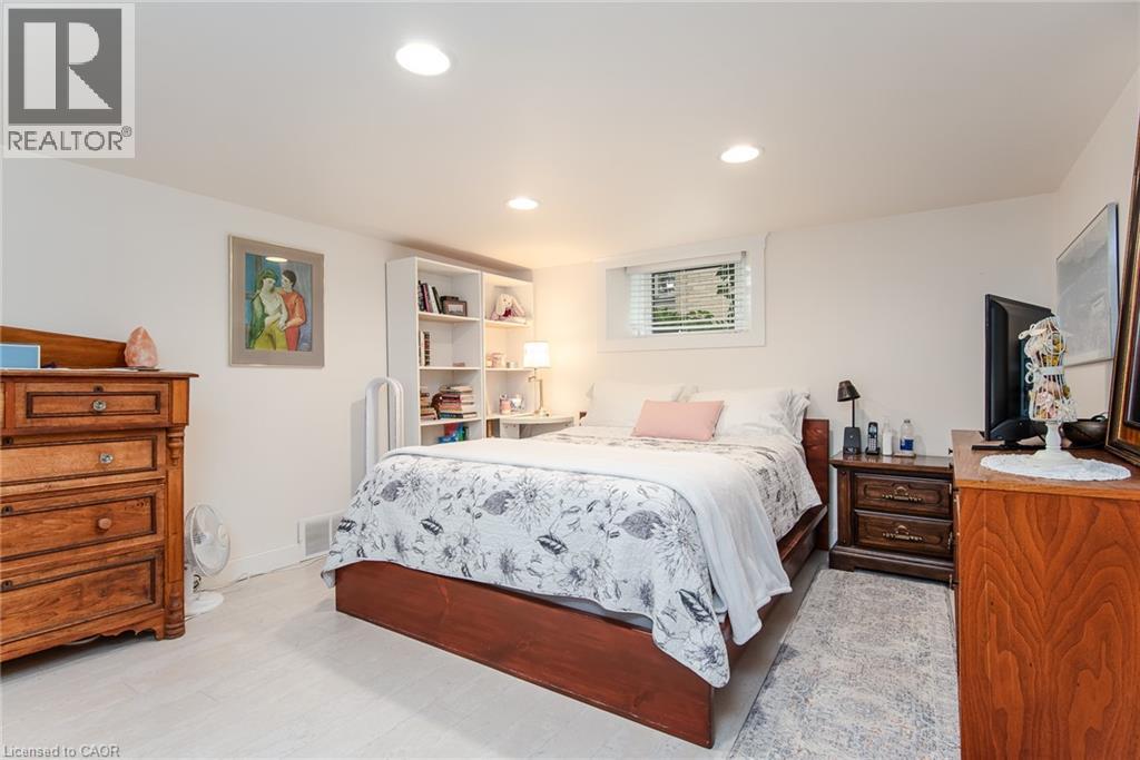 32 Samuel Street Property Photo 45