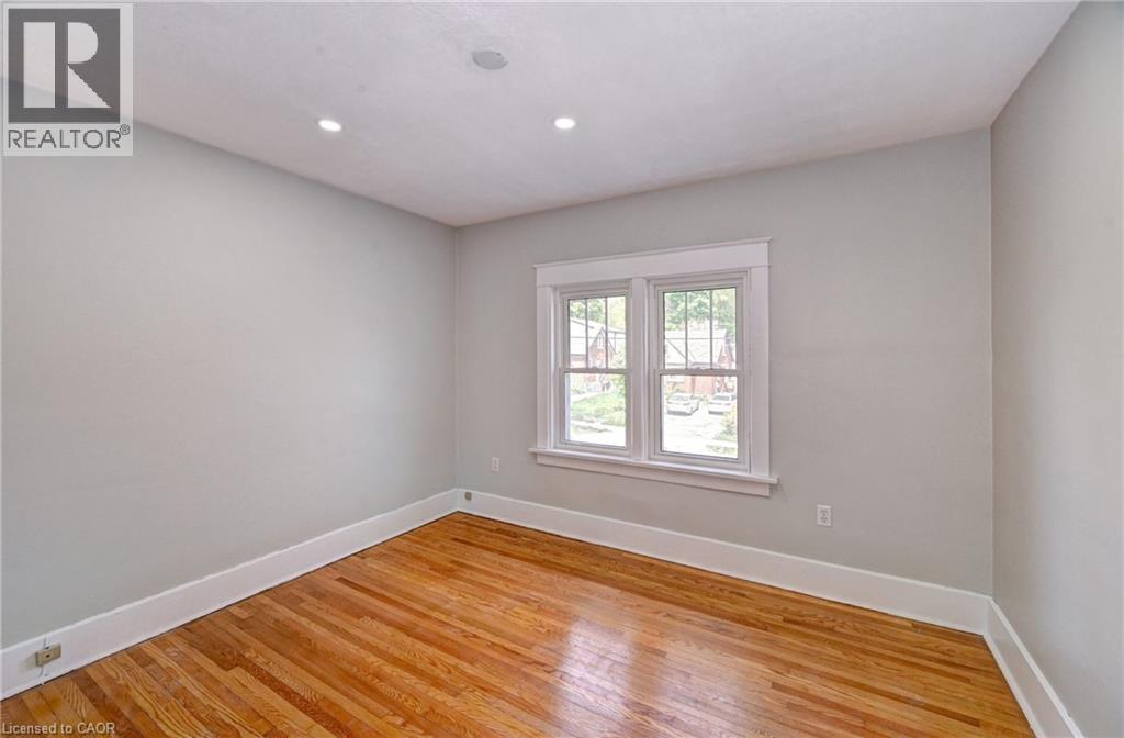 147 Courtland Avenue E Property Photo 20