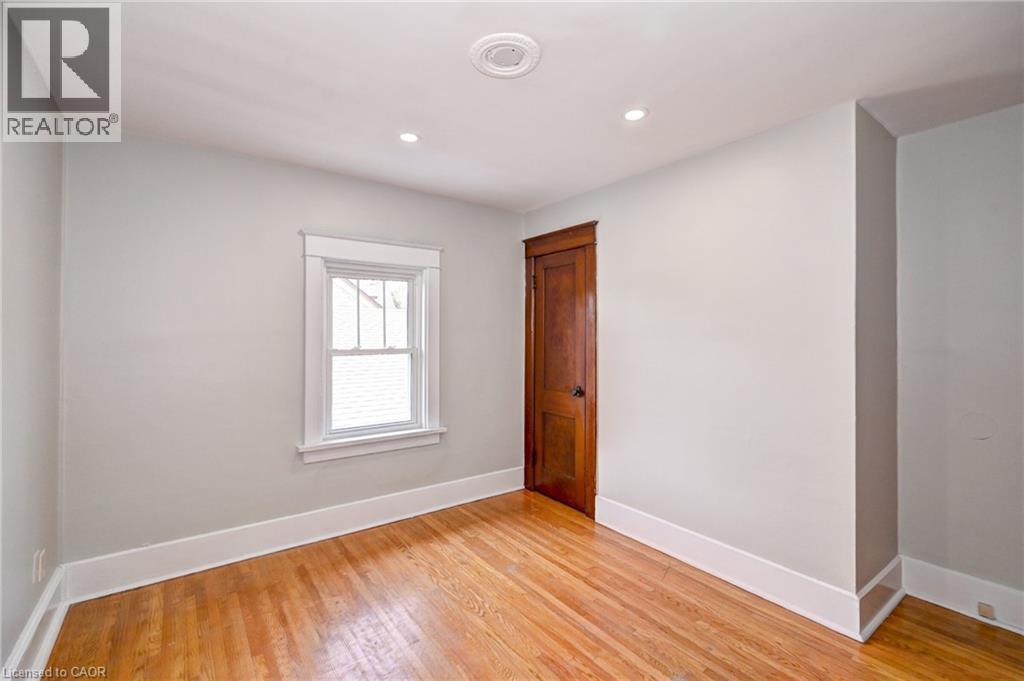 147 Courtland Avenue E Property Photo 25