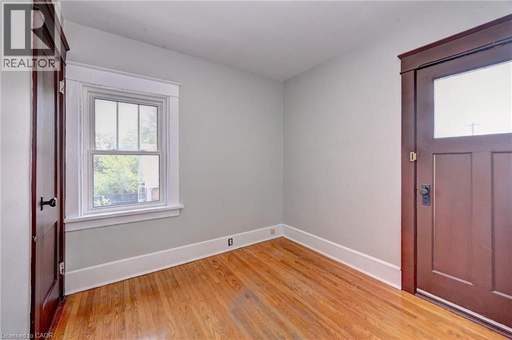 147 Courtland Avenue E Property Photo 26