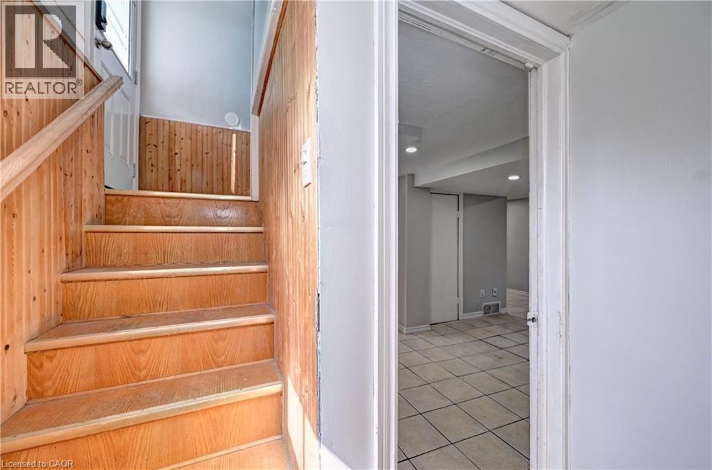 147 Courtland Avenue E Property Photo 32