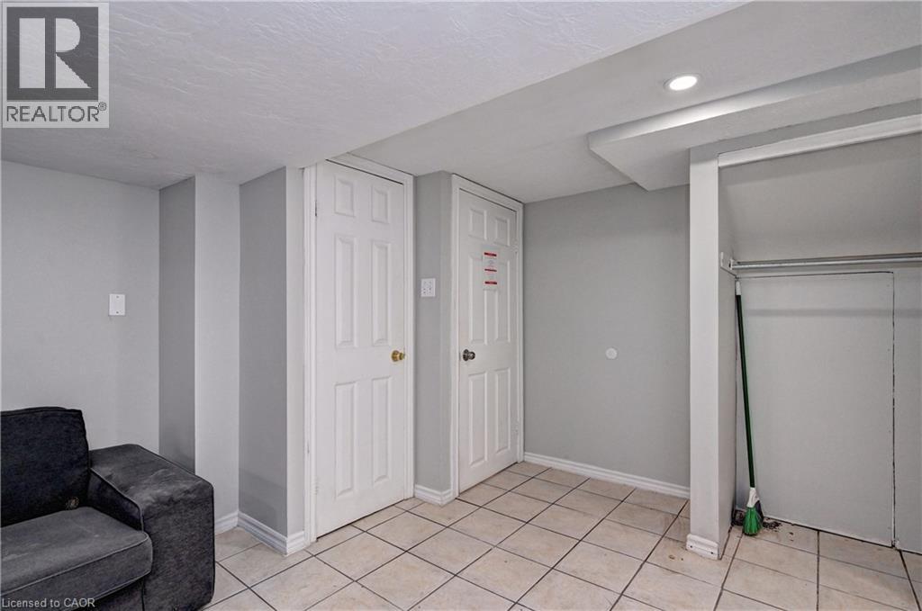 147 Courtland Avenue E Property Photo 33