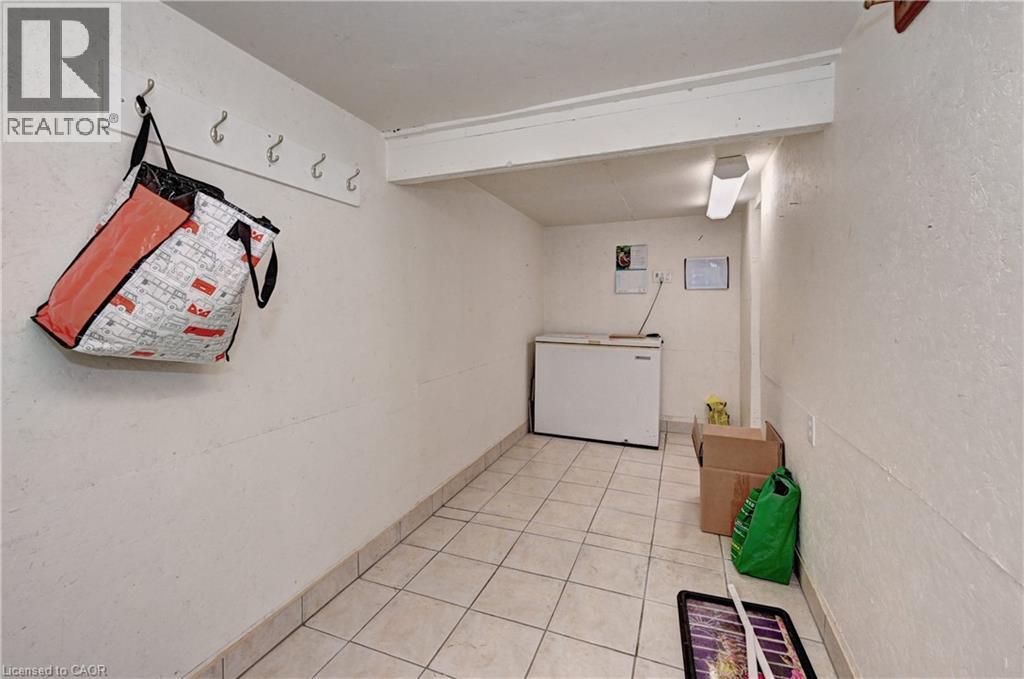 147 Courtland Avenue E Property Photo 40