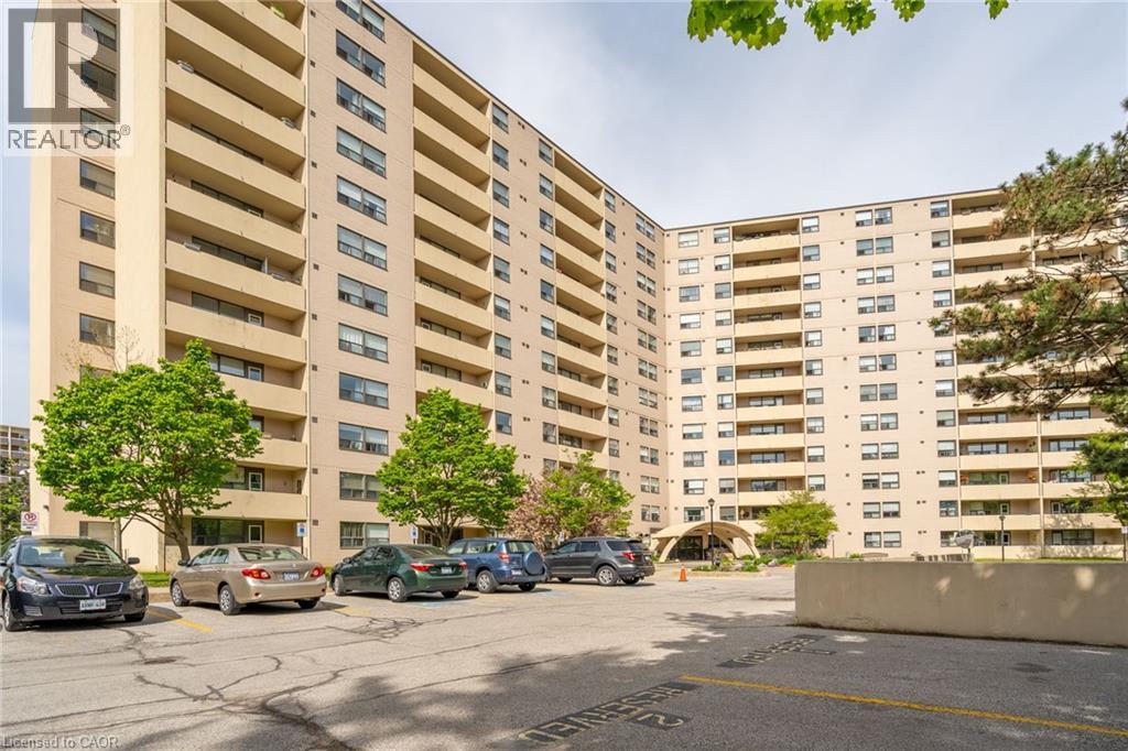 700 Dynes Road Unit# 811 Property Photo 1