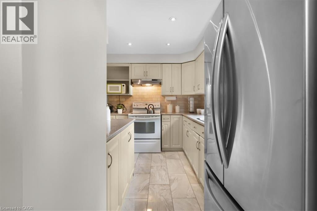 421 Bairstow Crescent Property Photo 3