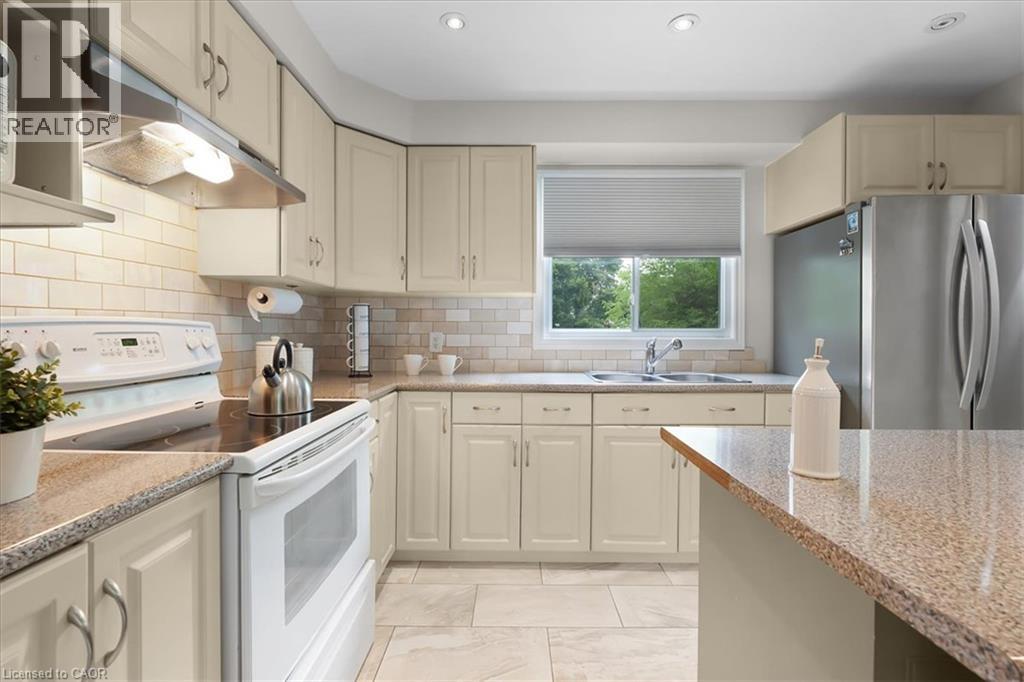 421 Bairstow Crescent Property Photo 4