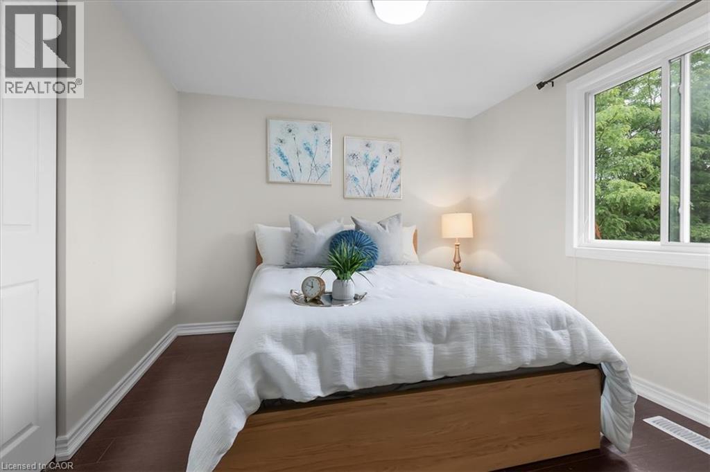 421 Bairstow Crescent Property Photo 14