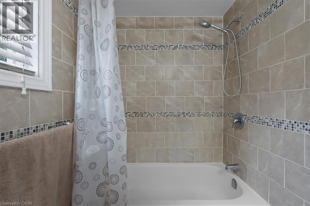 421 Bairstow Crescent Property Photo 17