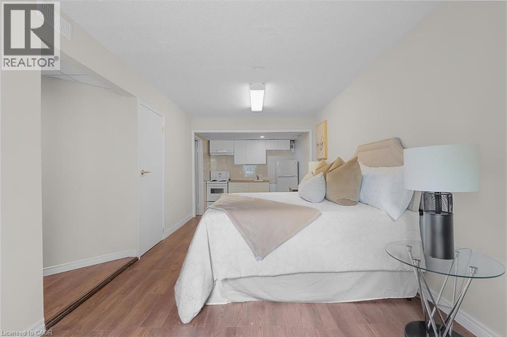 421 Bairstow Crescent Property Photo 26