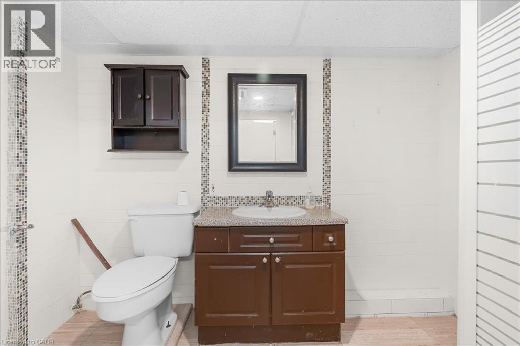 421 Bairstow Crescent Property Photo 28