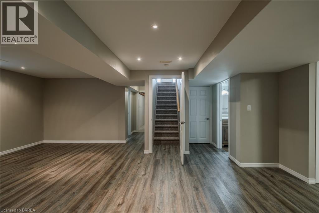 15 Landon Avenue Property Photo 29