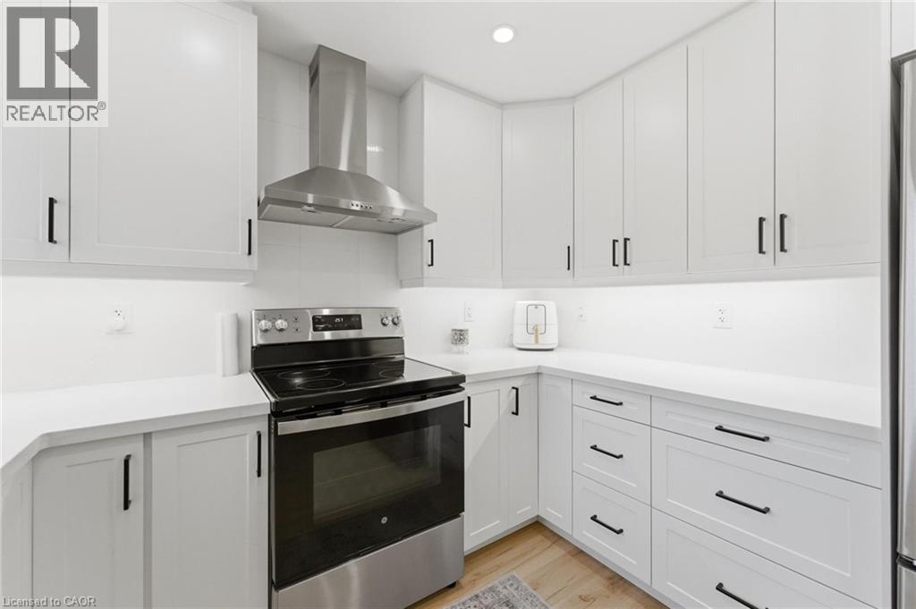 82 Cumming Court Unit# Upper Property Photo 10