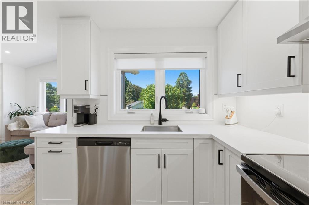 82 Cumming Court Unit# Upper Property Photo 11