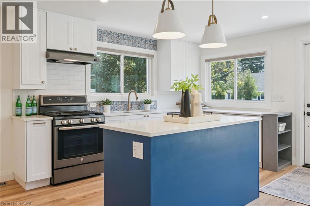 475 Stevenson Street N Property Photo 3