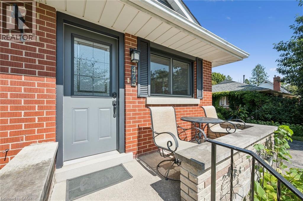 475 Stevenson Street N Property Photo 6