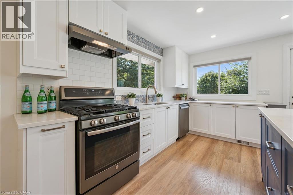 475 Stevenson Street N Property Photo 9