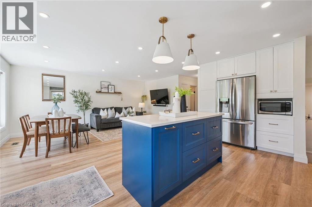 475 Stevenson Street N Property Photo 11