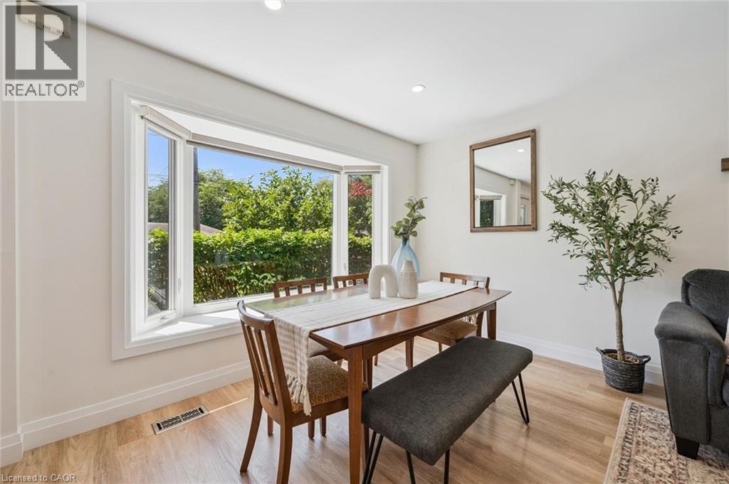 475 Stevenson Street N Property Photo 15
