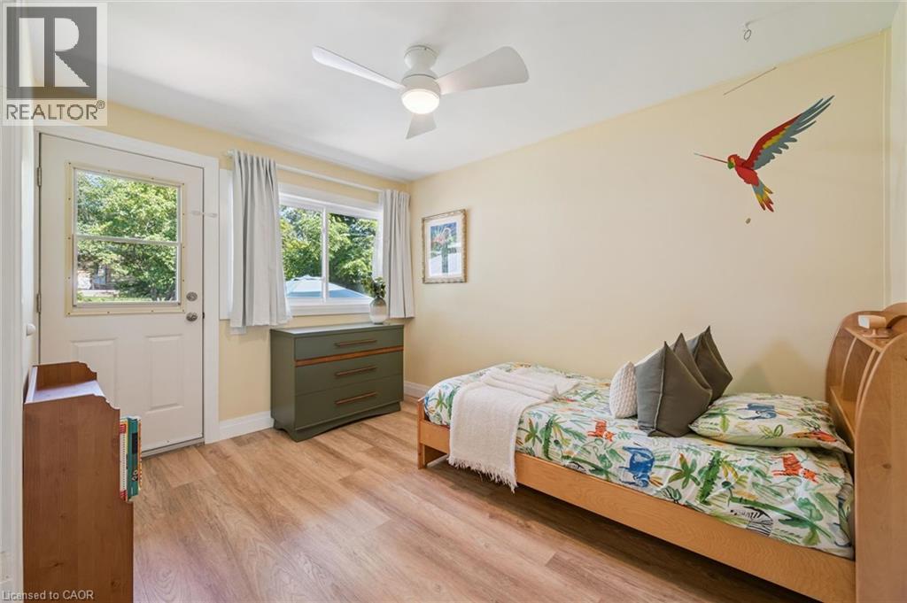 475 Stevenson Street N Property Photo 20