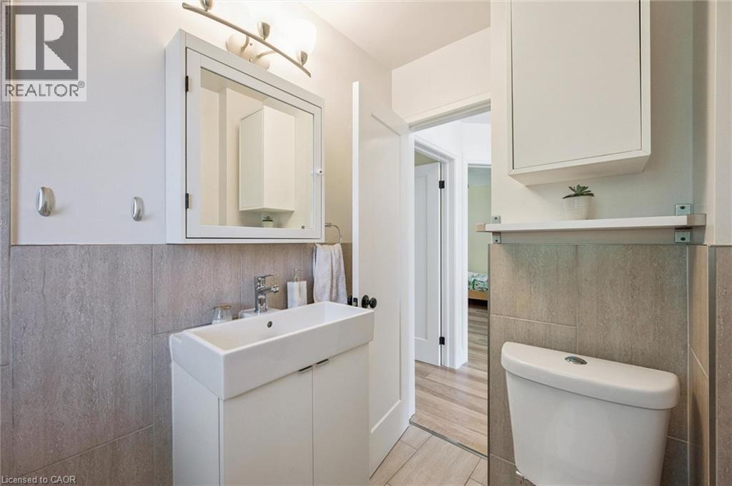 475 Stevenson Street N Property Photo 24