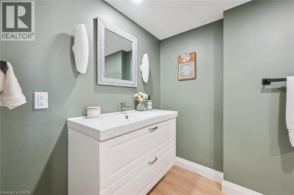475 Stevenson Street N Property Photo 30