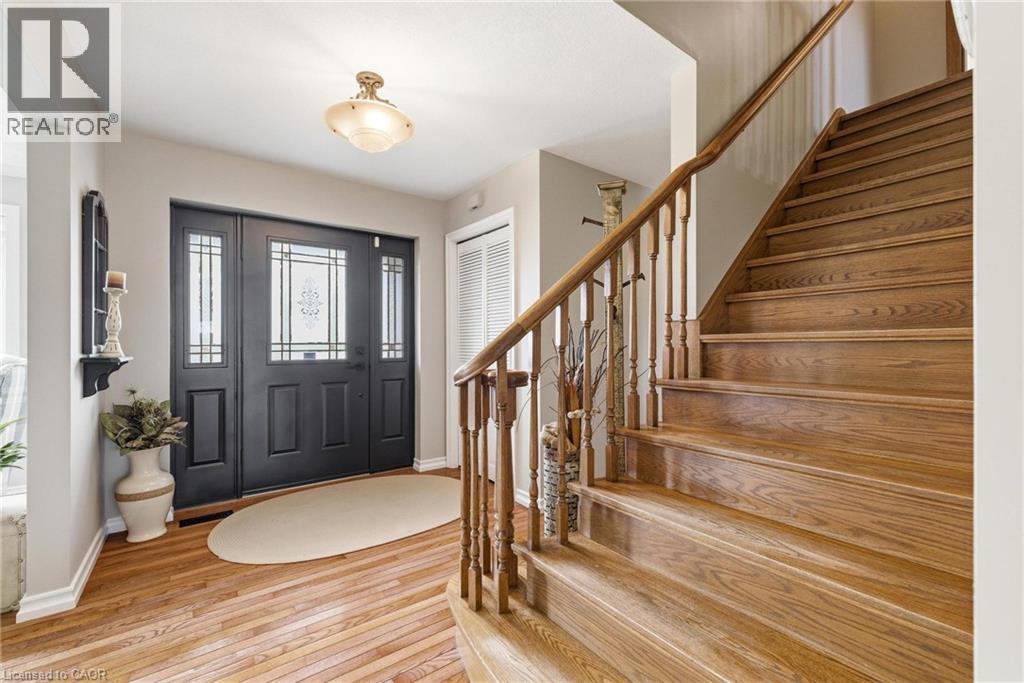 890 Perkin Crescent Property Photo 4