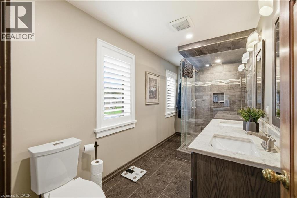 890 Perkin Crescent Property Photo 40