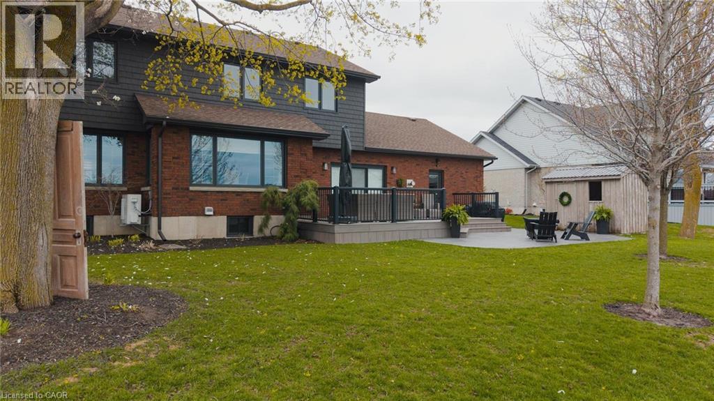 890 Perkin Crescent Property Photo 45
