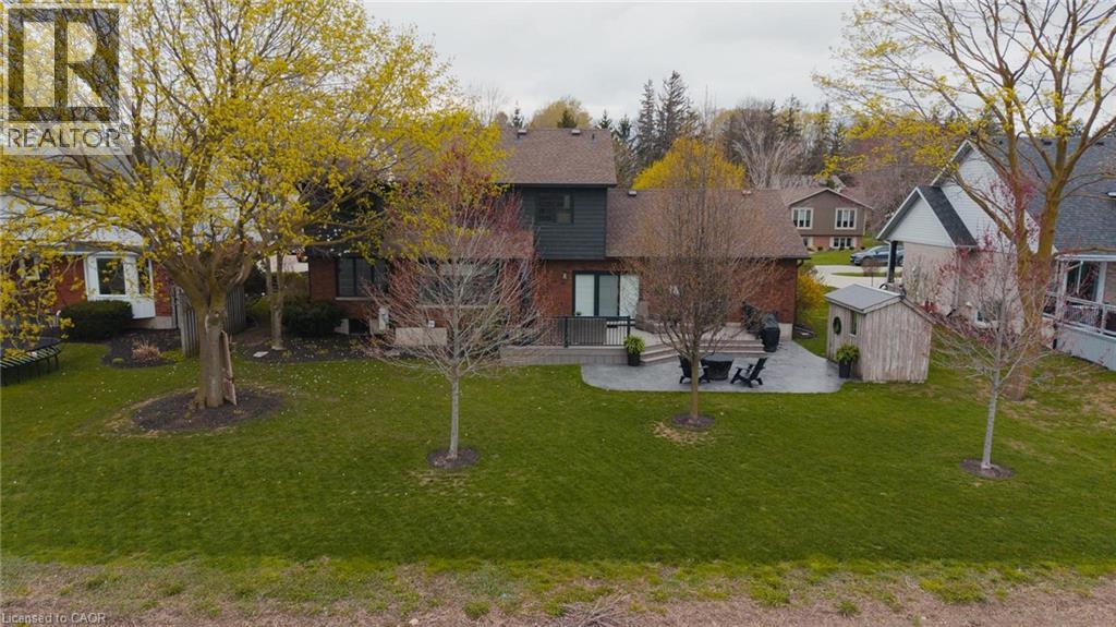 890 Perkin Crescent Property Photo 47