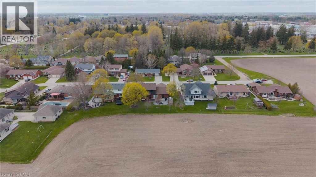 890 Perkin Crescent Property Photo 48