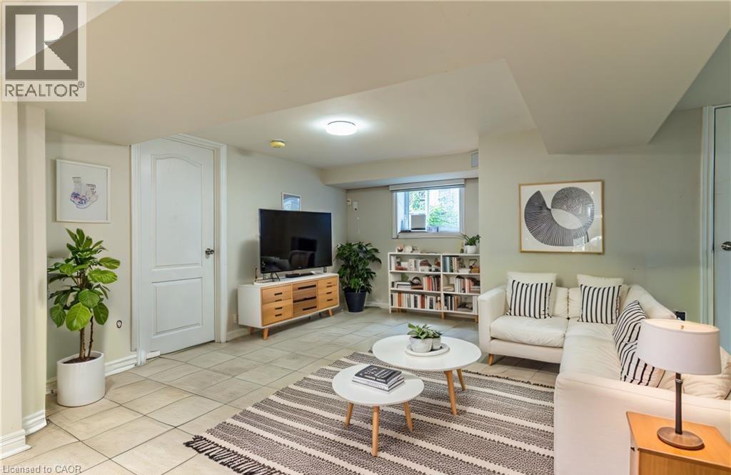 609 Mohawk Road E Unit# 2 Property Photo 1