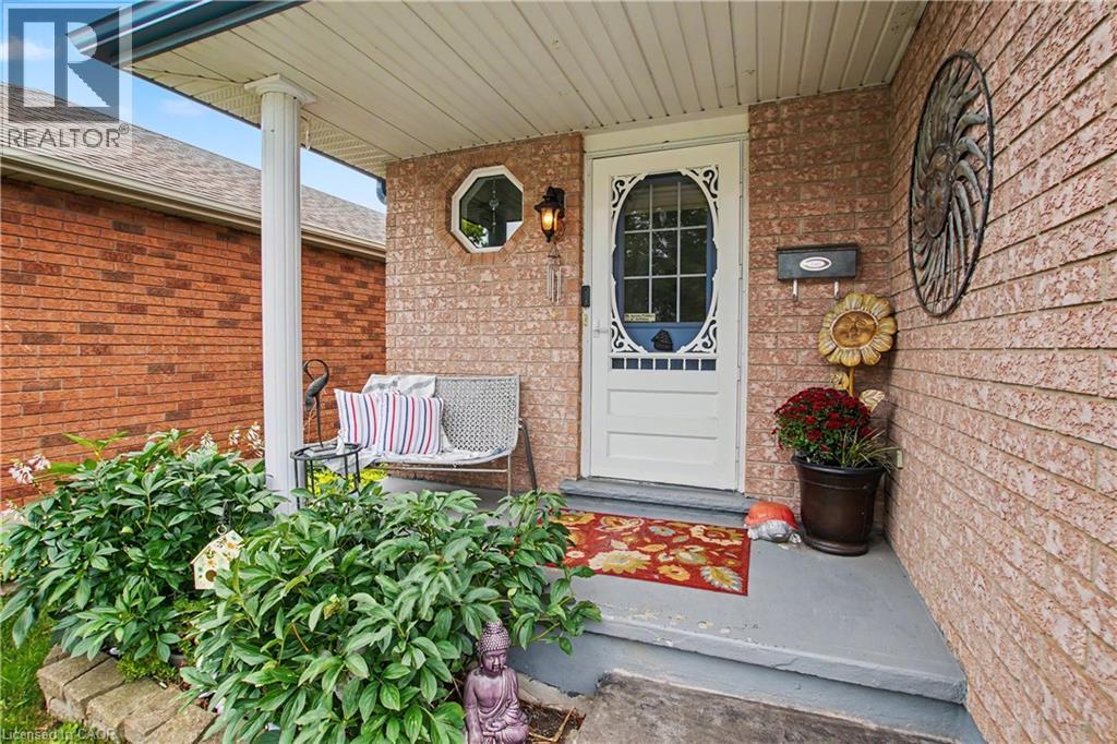 17 Bush Clover Crescent Property Photo 1