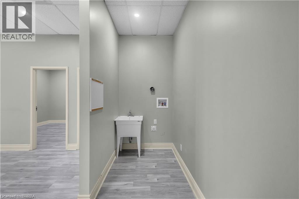 274 King George Road Unit# 3 Property Photo 18