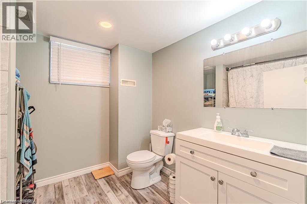591 Governors Road E Property Photo 19