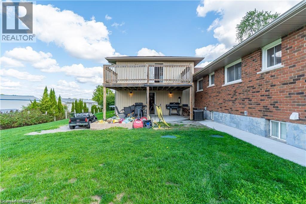 591 Governors Road E Property Photo 34
