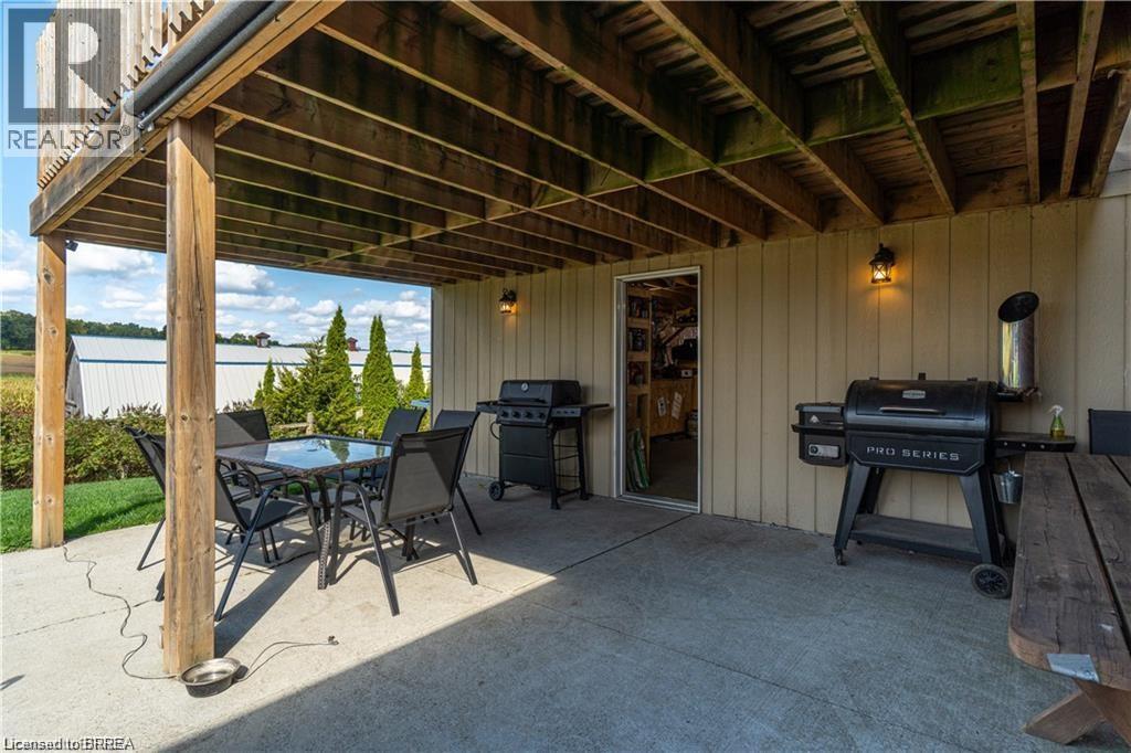 591 Governors Road E Property Photo 35