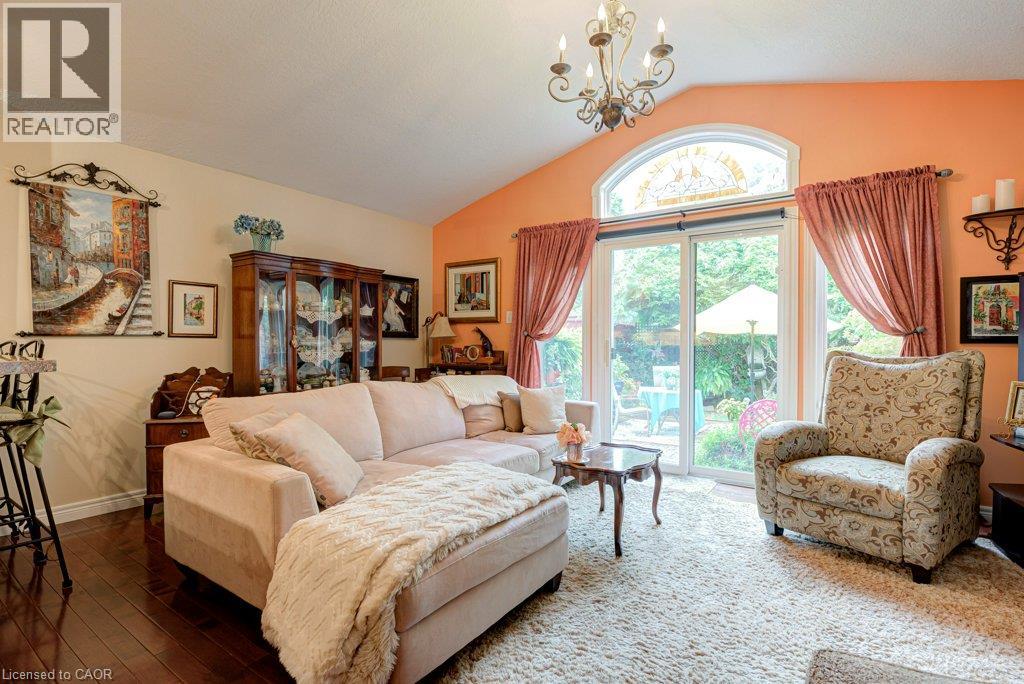 460 Lausanne Crescent Property Photo 15