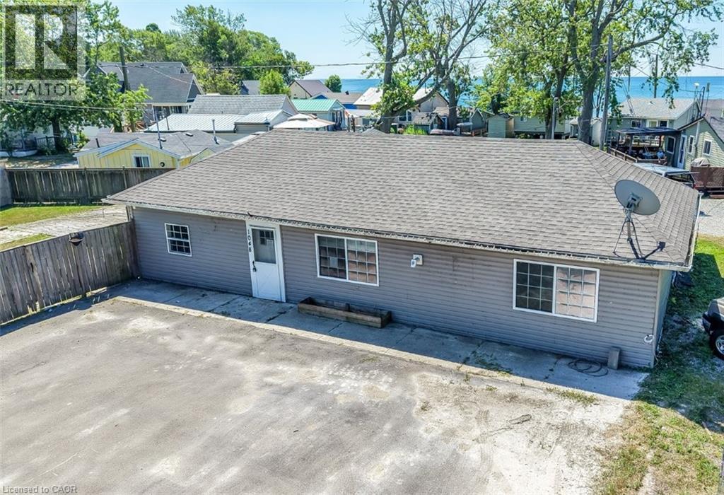 1048 Lakeshore Road Property Photo 3