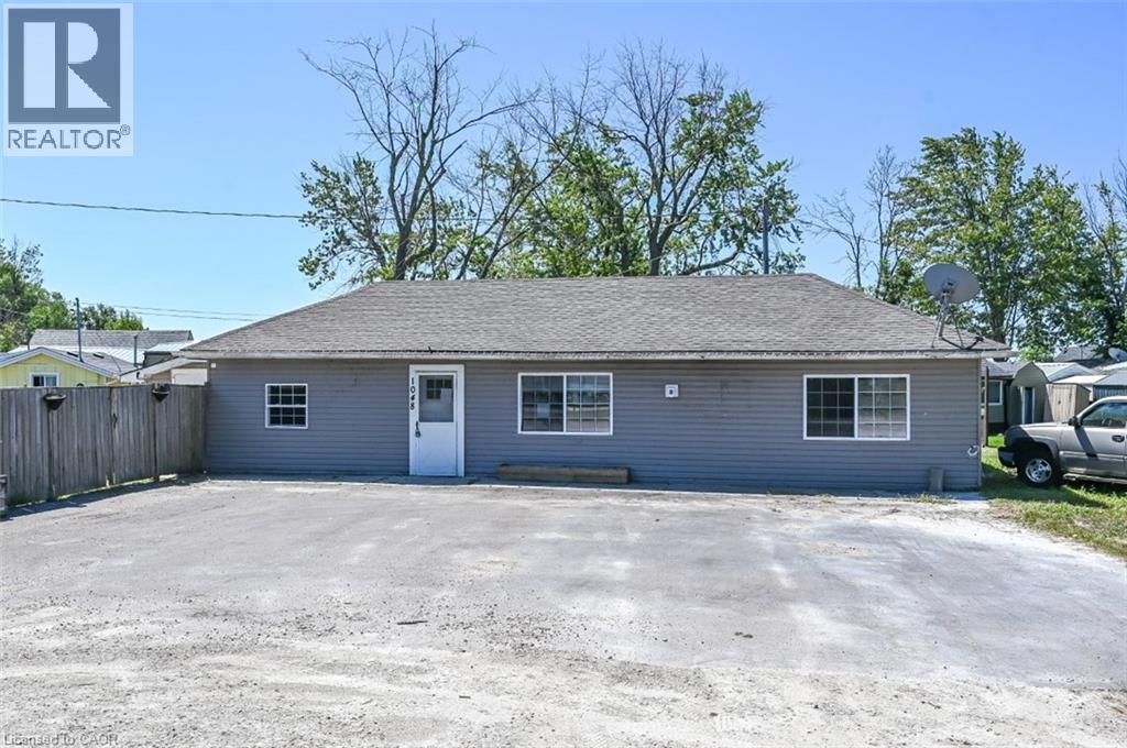 1048 Lakeshore Road Property Photo 4