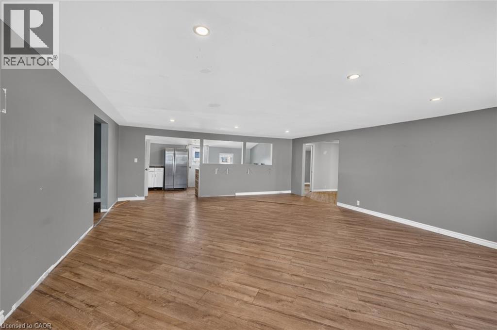 1048 Lakeshore Road Property Photo 6