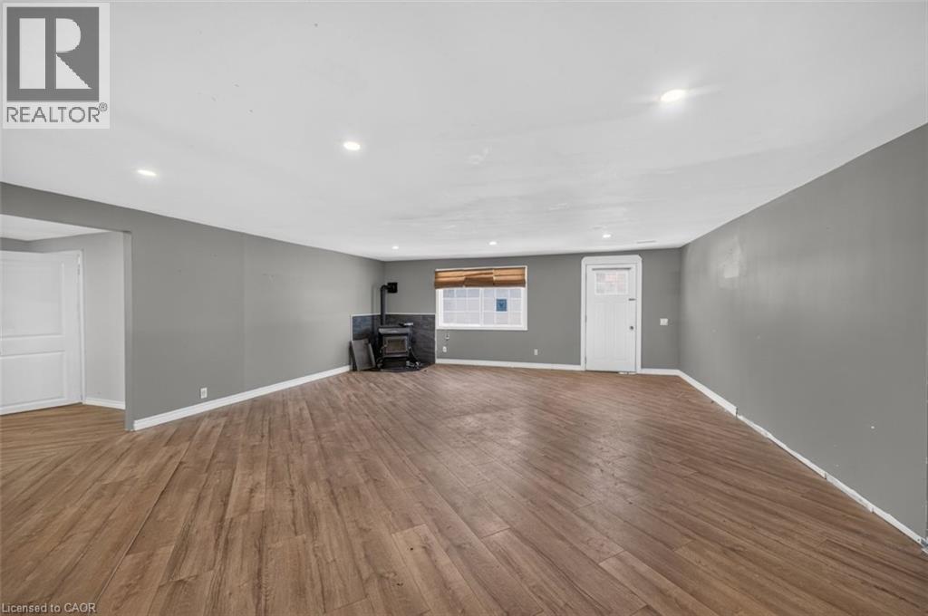 1048 Lakeshore Road Property Photo 7
