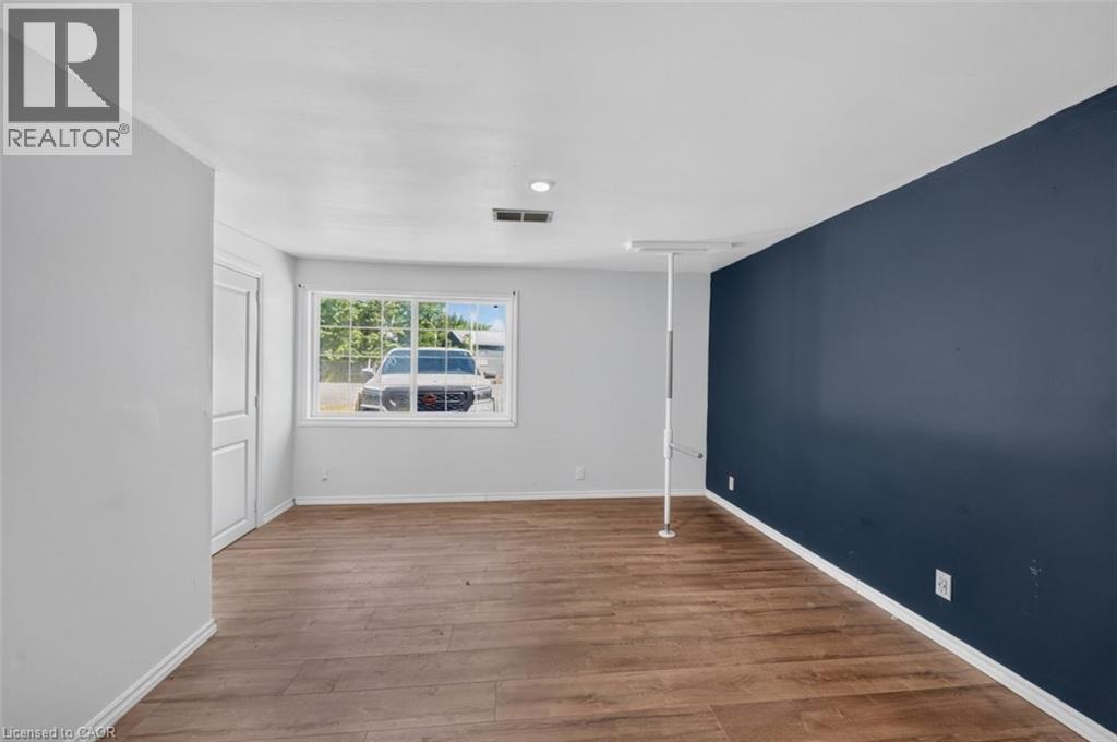1048 Lakeshore Road Property Photo 14