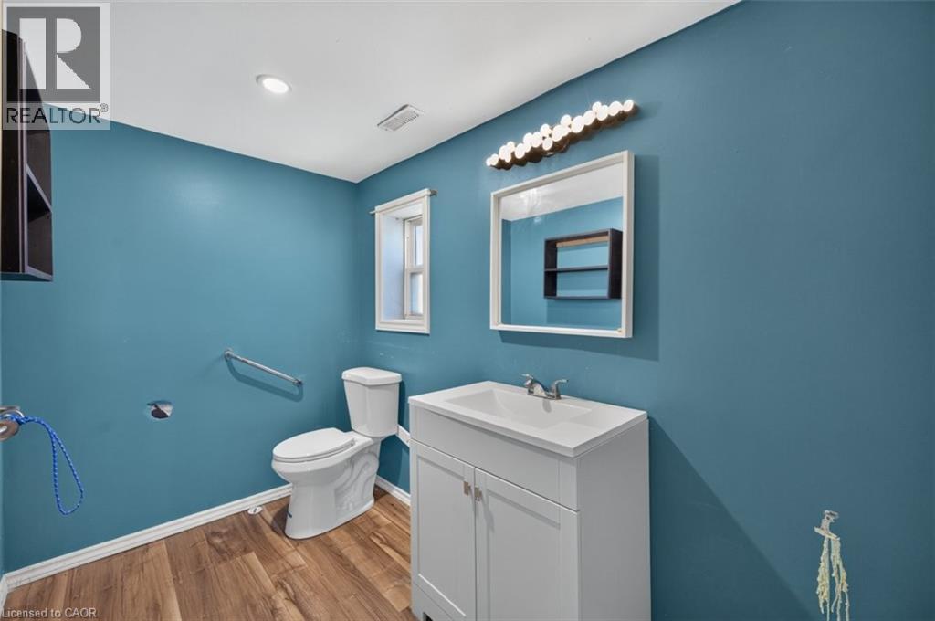 1048 Lakeshore Road Property Photo 15
