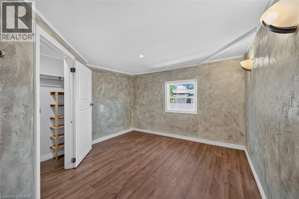 1048 Lakeshore Road Property Photo 18