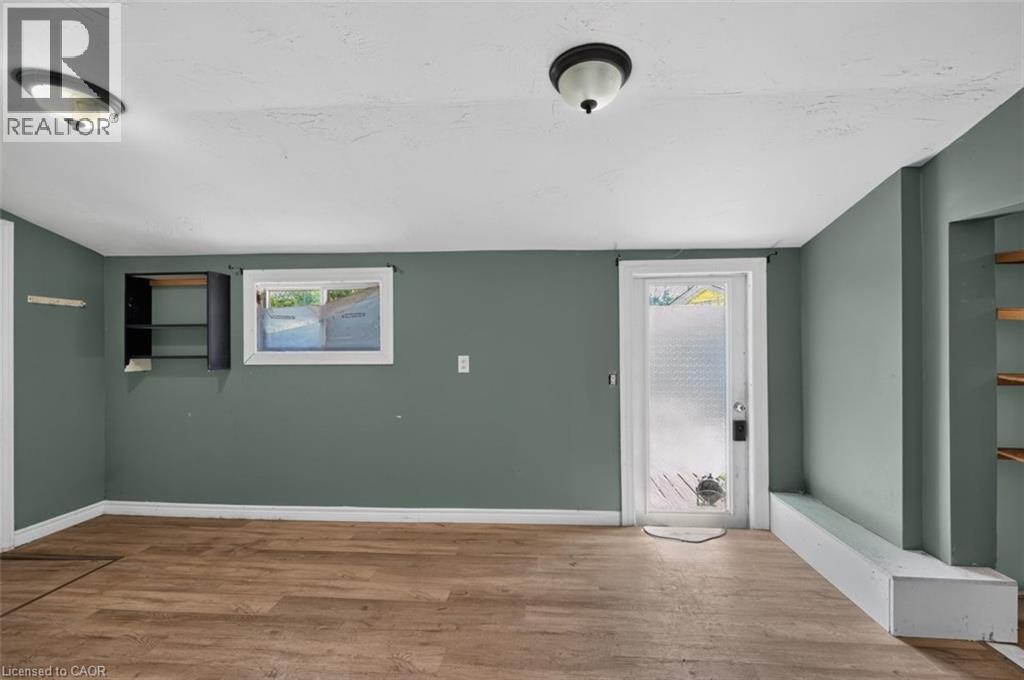 1048 Lakeshore Road Property Photo 20