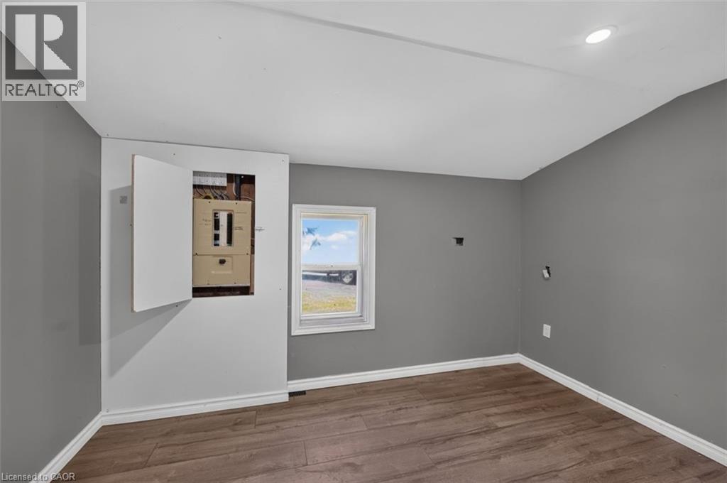 1048 Lakeshore Road Property Photo 23